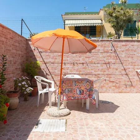 Les Petites Maisons Maison Orange *